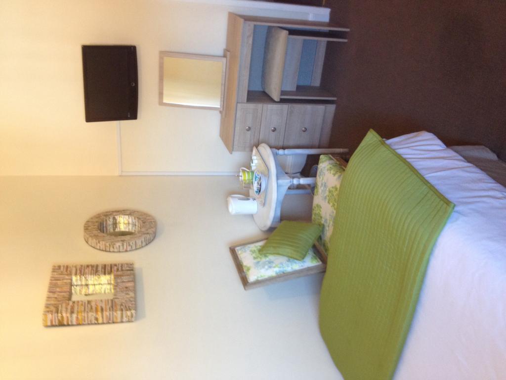 The Bebington Bed & Breakfast Bagian luar foto
