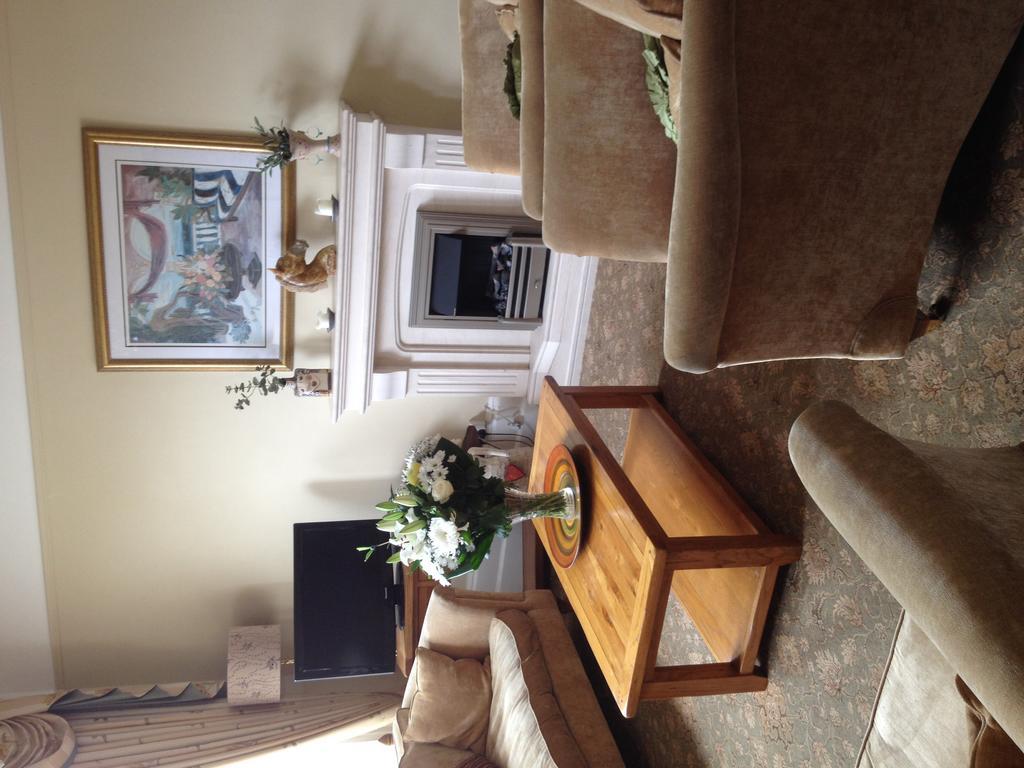 The Bebington Bed & Breakfast Bagian luar foto