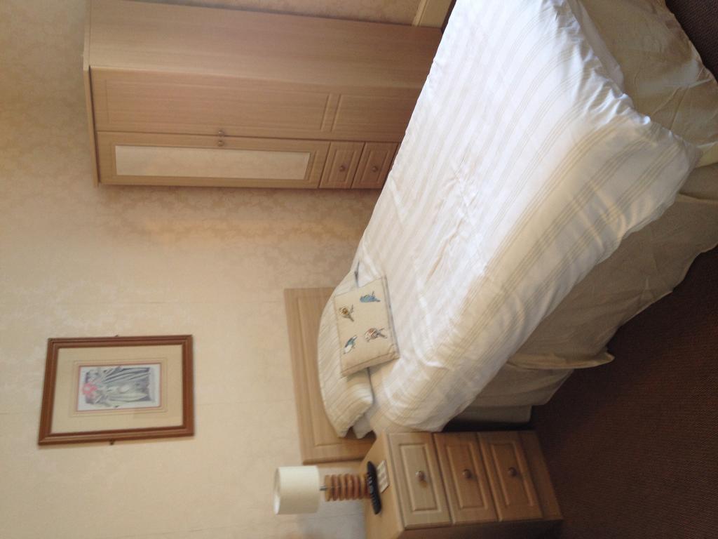 The Bebington Bed & Breakfast Bagian luar foto